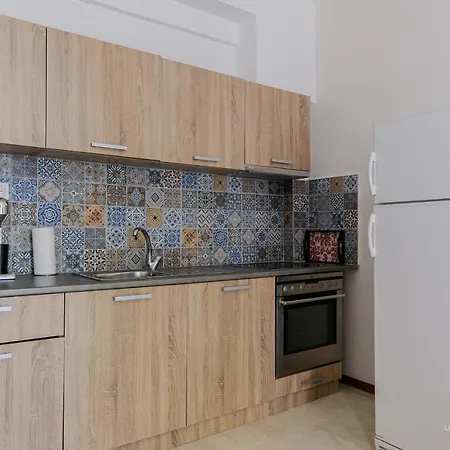 בית נופש Jasmine 3-Bdrm Maisonette, Sea & Pine Tree Views
