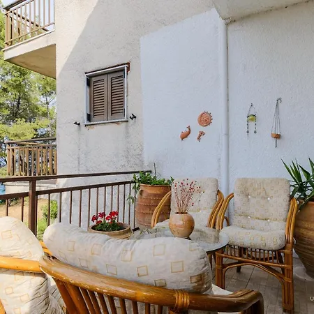 בית נופש Jasmine 3-Bdrm Maisonette, Sea & Pine Tree Views *