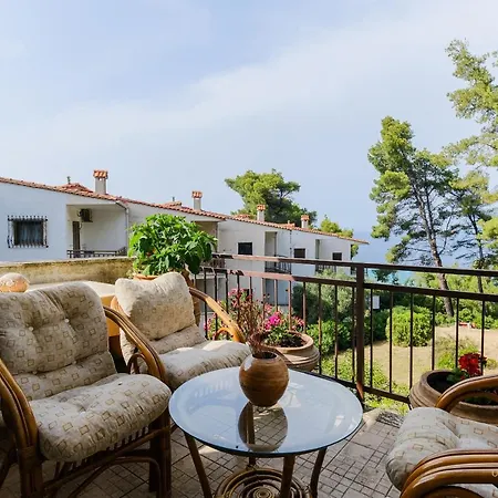Jasmine 3-Bdrm Maisonette, Sea & Pine Tree Views בית נופש