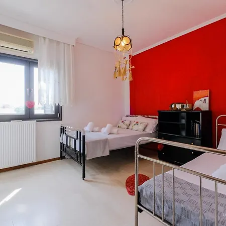 בית נופש Jasmine 3-Bdrm Maisonette, Sea & Pine Tree Views *