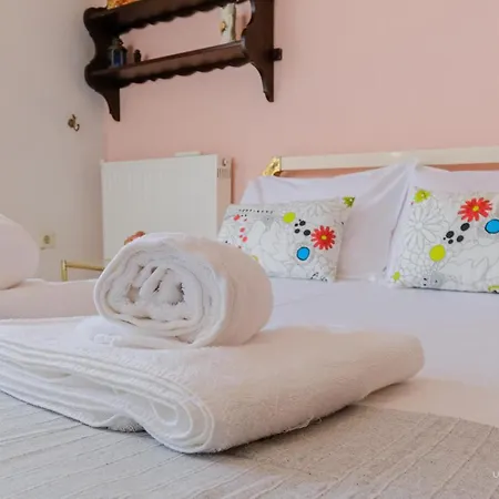 Jasmine 3-Bdrm Maisonette, Sea & Pine Tree Views *