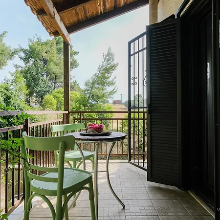 Jasmine 3-Bdrm Maisonette, Sea & Pine Tree Views *